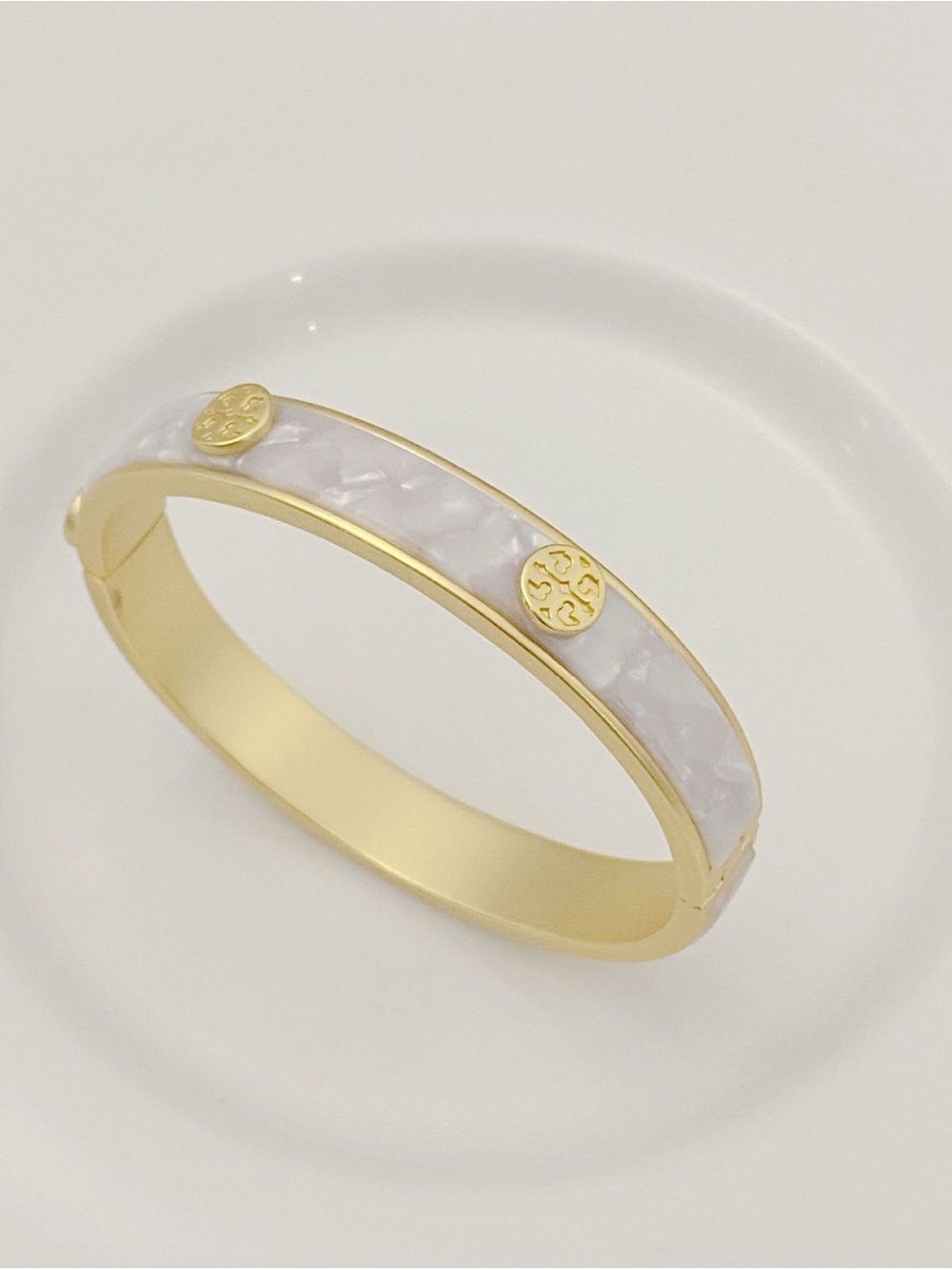 Tory Burch Gold-Tone White Marbled Inlay Hinged Bracelet